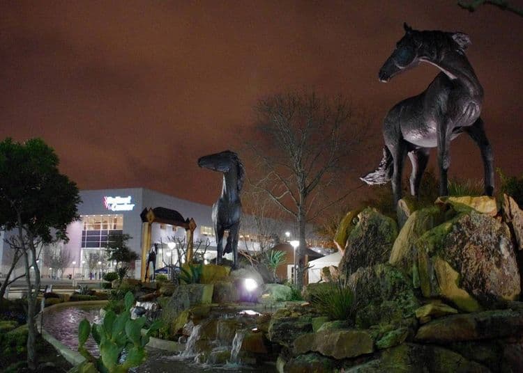 Monuments - Wild and Free - Thumbnail 5