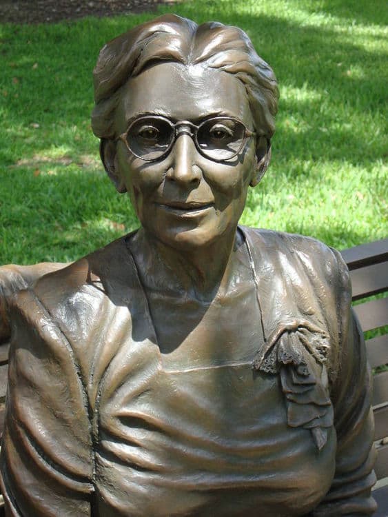 Monuments - Mamie and Albert George, The Spirit of Giving - Thumbnail 3