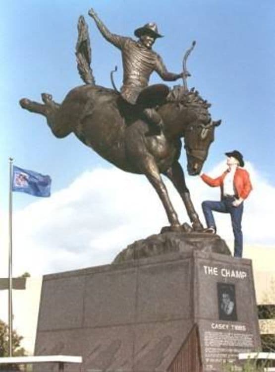 Monuments - The Champ - Thumbnail 5